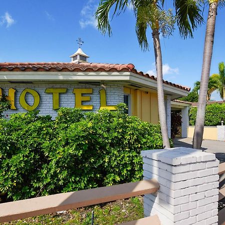 Oyo Hotel Coral Gables - Miami Airport Exterior photo