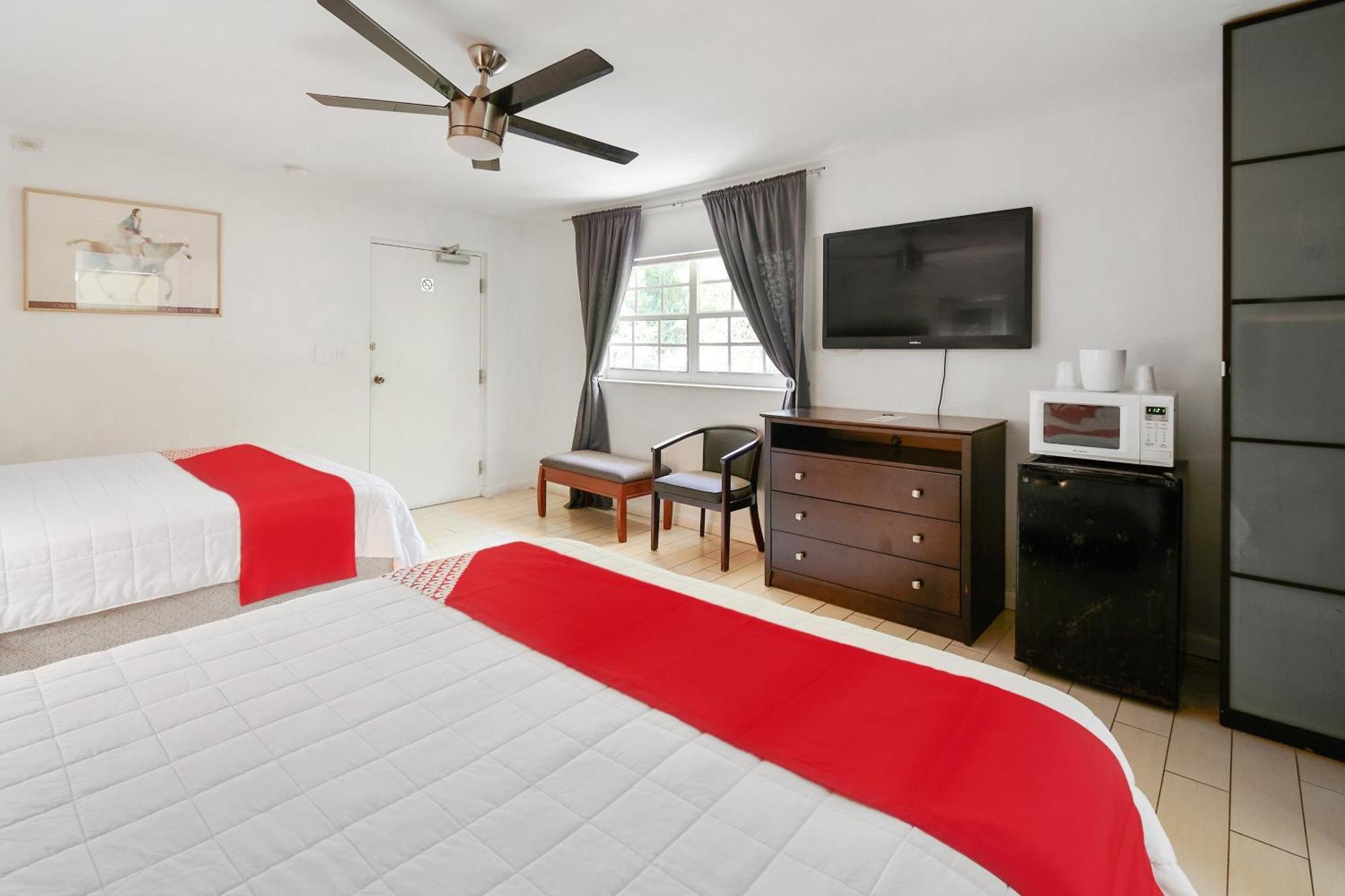 Oyo Hotel Coral Gables - Miami Airport Exterior photo
