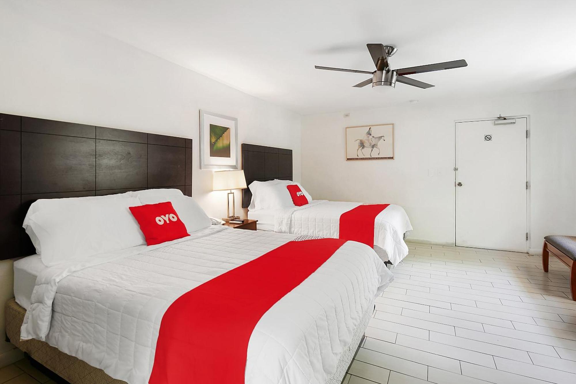 Oyo Hotel Coral Gables - Miami Airport Exterior photo