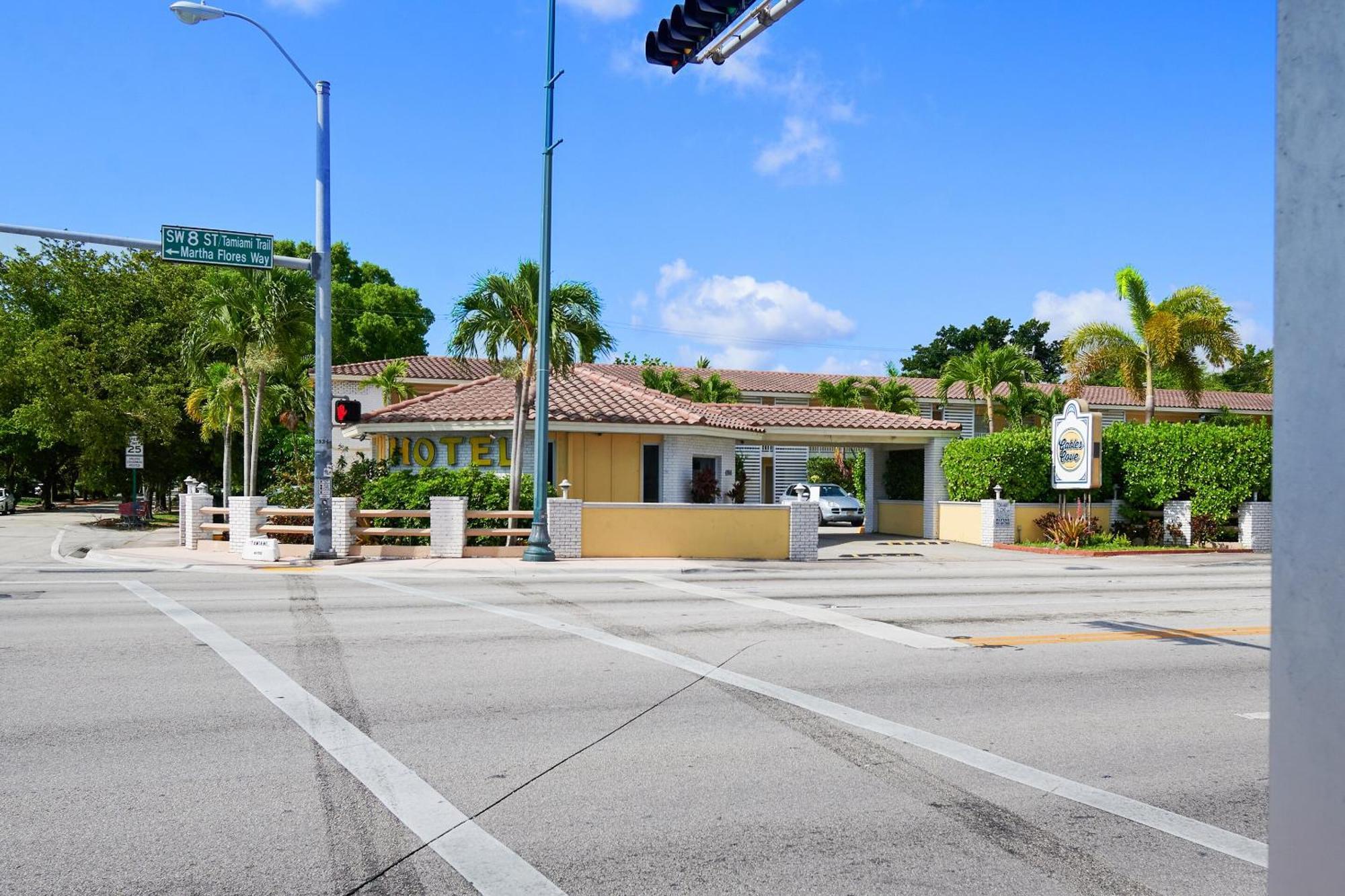 Oyo Hotel Coral Gables - Miami Airport Exterior photo