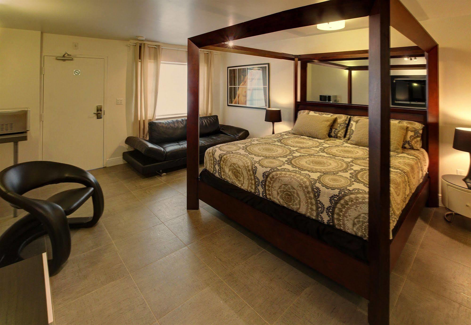 Oyo Hotel Coral Gables - Miami Airport Exterior photo