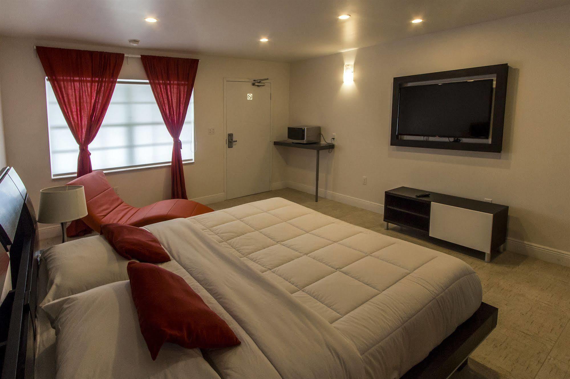 Oyo Hotel Coral Gables - Miami Airport Exterior photo